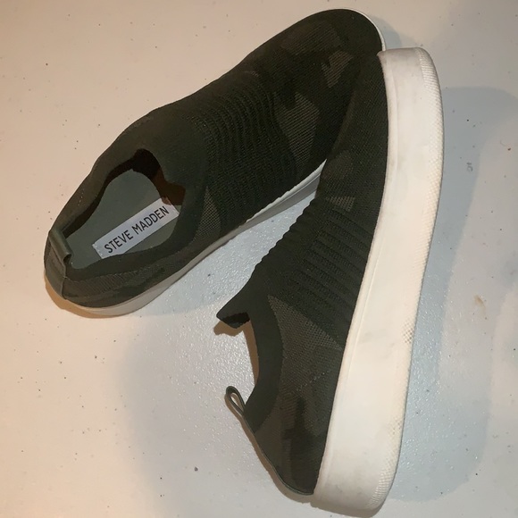 Steve Madden Sneakers - Picture 4 of 4